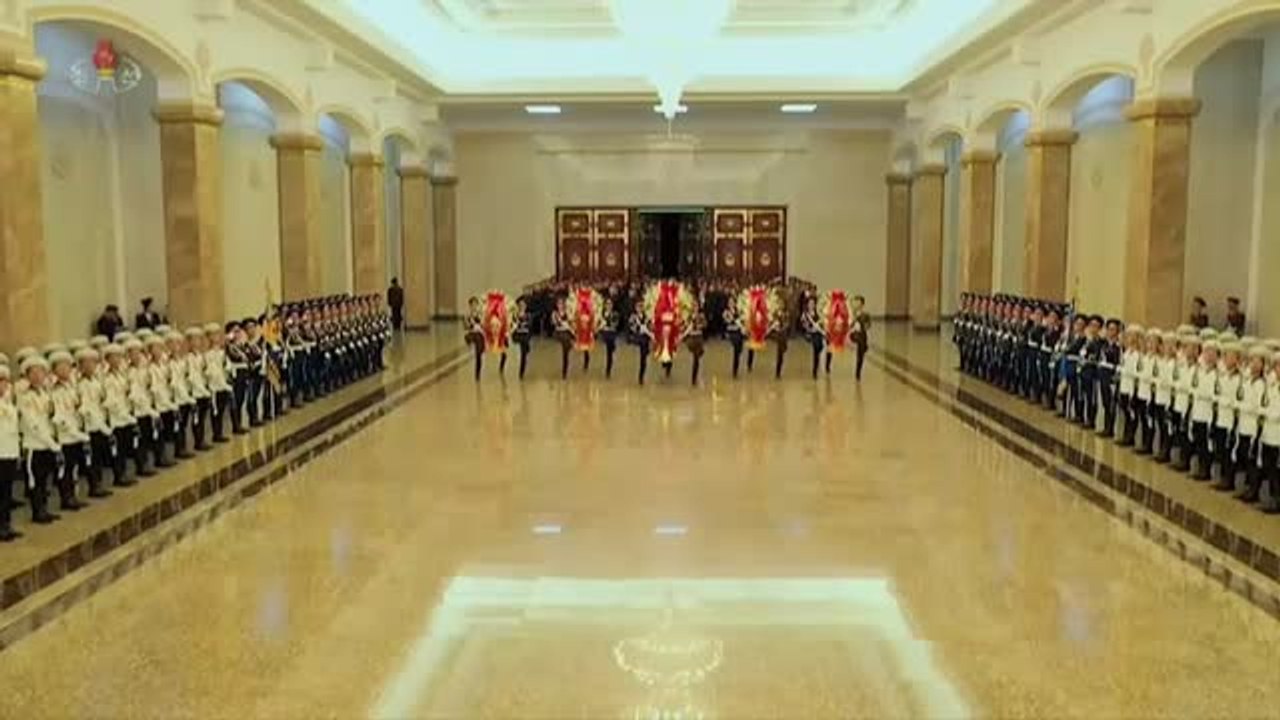 Kim Jong Un visita el mausoleo familiar entre especulaciones por la remodelación de su gobierno
