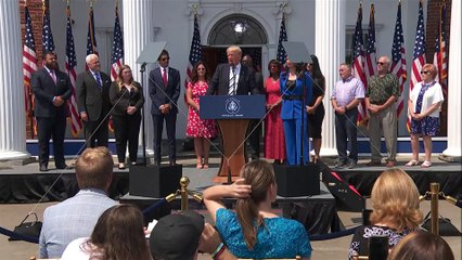 Trump interpone una demanda colectiva contra Twitter, Facebook y Google