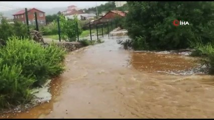 Şiddetli yağış sonrası tarlalar sular altında kaldı