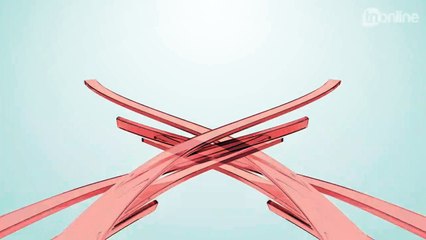 Equipes de resgate socorrendo as vítimas