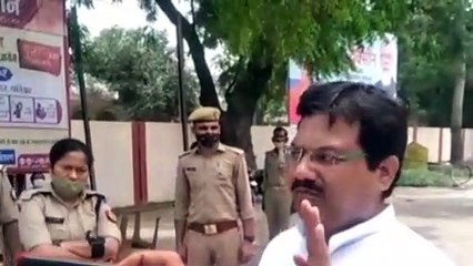 सपा प्रत्याशी का फाड़ा गया नामांकन पर्चा, सीओ ने कहा दर्ज करें मुकदमा