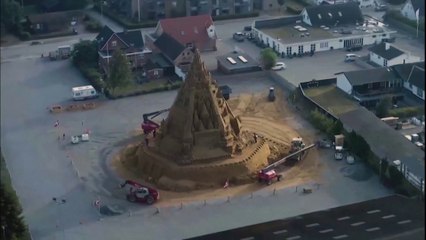 Le record du plus haut château de sable du monde a été battu au Danemark