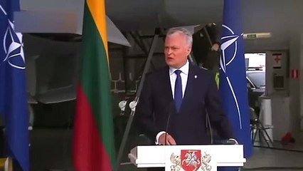 Rus savaş uçakları havalandı haberi, basın toplantısını yarıda kesti