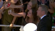 Camille et Cottin et Matt Damon signent les autographes - CANNES 2021