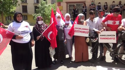 Evlat nöbetindeki aileler için bisikletle bin 700 kilometre pedal çevirdi