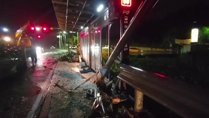 SUV-버스 추돌로 승객 사망..."빗길 미끄럼 사고 추정" / YTN