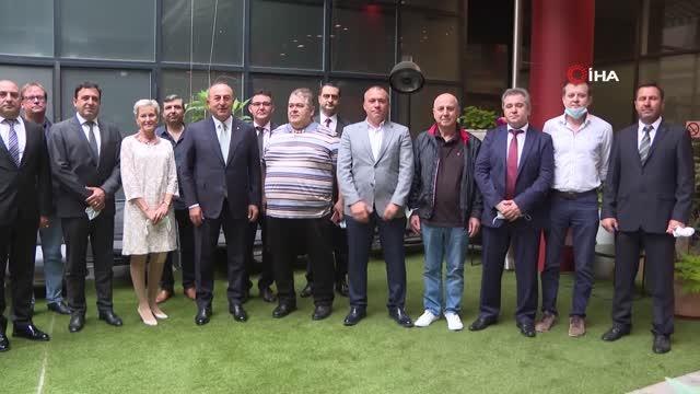 Bakan Çavuşoğlu, Finlandiya'da Türk vatandaşlarla buluştu