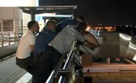 Son dakika haber | Antalya'da üst geçitteki intihar girişimi polisin hamlesiyle önlendi