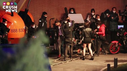¡EXCLUSIVA!. beso entre Miguel Ángel Silvestre y Úrsula Corberó en el rodaje de La casa de papel 5.
