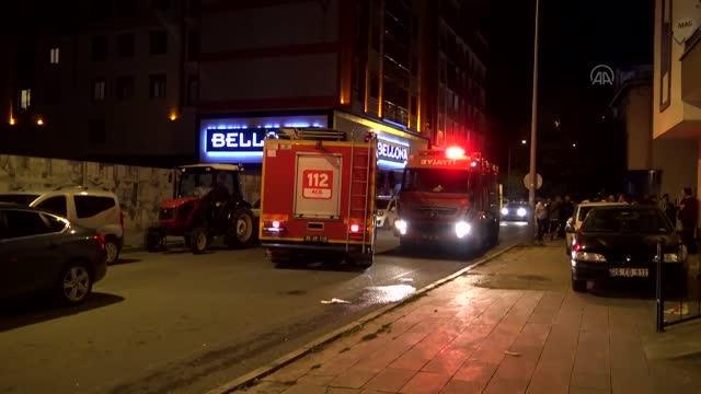 Park halindeki otomobilde çakmak gazı tüpü patladı: 2 yaralı
