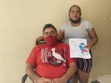 Vendedor que está parado por causa de um câncer chora com os filhos e a esposa ao pedir ajuda
