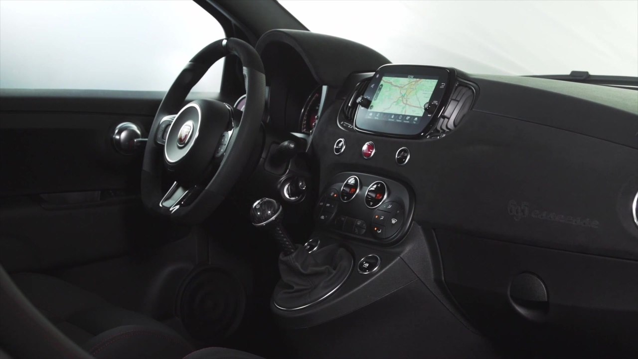 Der neue Abarth 695 Esseesse - Top-Performance und ikonische Details verbinden Vergangenheit und Gegenwart