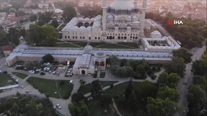 Otellerde yer bulamayan güreş sevdalıları, meydanlarda çadırlarda uyudu
