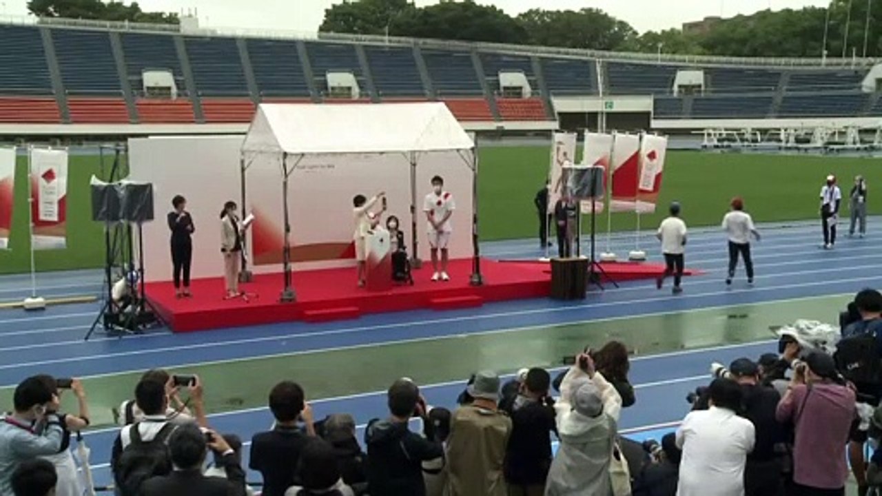 Torcia olimpica a Toyo. Il Covid cancella le cerimonie