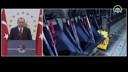 Cumhurbaşkanı Erdoğan: "Vatan savunmasında karşılaştığımız tüm haksızlıkları ve hukuksuzlukları kendi göbeğimizi kendimiz keserek aşmakta kararlıyız"