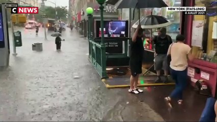 Les rues de New York inondées