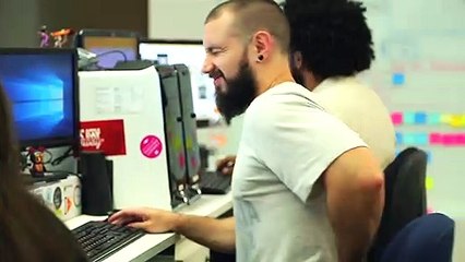 Alongamento para a coluna lombar é ideal para quem passa muitas horas sentado