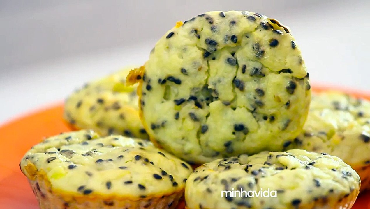 Bolinho funcional de mandioca: receita leva iogurte e é super saborosa
