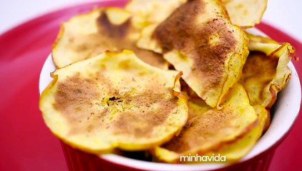 Chips de maçã no microondas: petisco saudável e prático