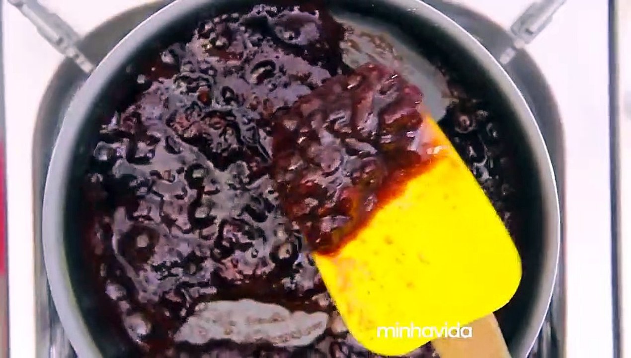 Creme de mamão com calda de morango: fácil de f...