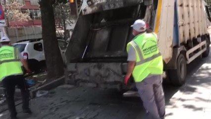Çankaya ilçesinde toplu iş sözleşmesini protesto eden işçiler çöpleri toplamadı (1)