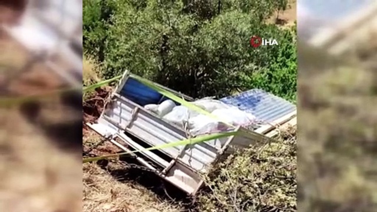 Kontrolden çıkan tarım aracı bahçeye uçtu