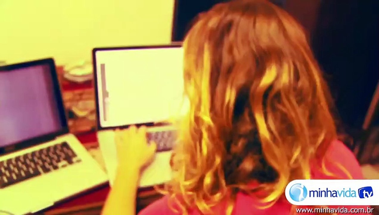 Ver televisão de perto ou ler com pouca luz prejudica a visão? - Dúvidas sobre visão