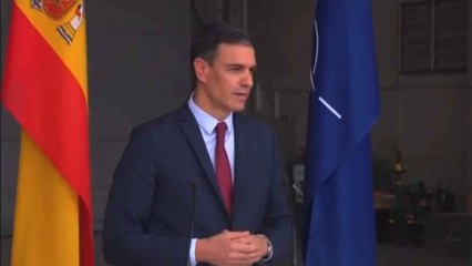 Pedro Sánche comete un error diciendo "soldados y soldadas"