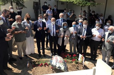 Son dakika haberi... Saz ve söz sanatçısı Şemsi Yastıman'ın cenazesi 27 yıl sonra memleketine nakledildi