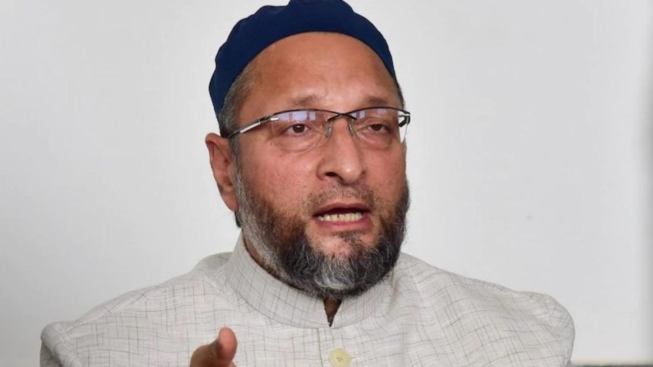 BJP jibes at Owaisi over his Ghazi Dargah visit