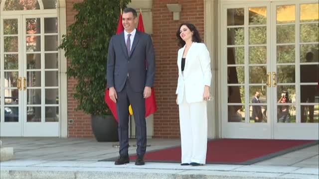 Sánchez recibe a Ayuso en La Moncloa