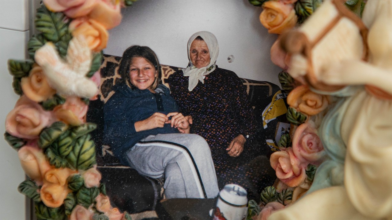 Srebrenica-Überlebende Selma Jahić  erzählt, wie sie den Genozid erlebte