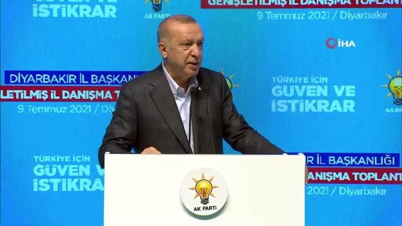 Cumhurbaşkanı Erdoğan: "Dicle'nin kuzularını çakallara kaptırmamak için gece gündüz yol yürüyor, gayret gösteriyoruz.