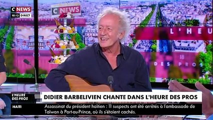 "L'heure des pros" : Pascal Praud et Laurent Joffrin chantent "Aline" avec Didier Barbelivien sur CNews