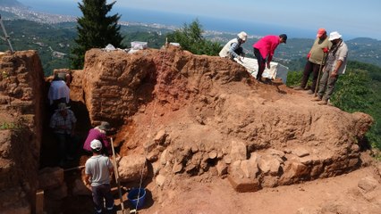 Kurul Kalesi'nde 2 bin 300 yıllık silah deposu! Kazı çalışmalarında bulundu