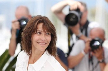 Sophie Marceau en mal d’amour, l’actrice emploie les grands moyens pour trouver l’homme de sa vie !
