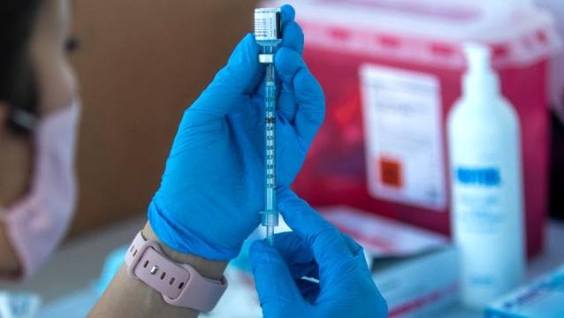 Pfizer-Biontech 3. doz takviye aşısı için izin başvurusu yapacaklarını açıkladı, ABD'li ve Avrupalı denetleme kurumları 'Şu anda üçüncü doz aşıya...