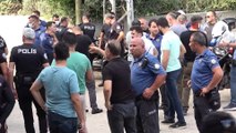 Adana'da kavgayı ayırmaya giden polise kamyonet çarptı