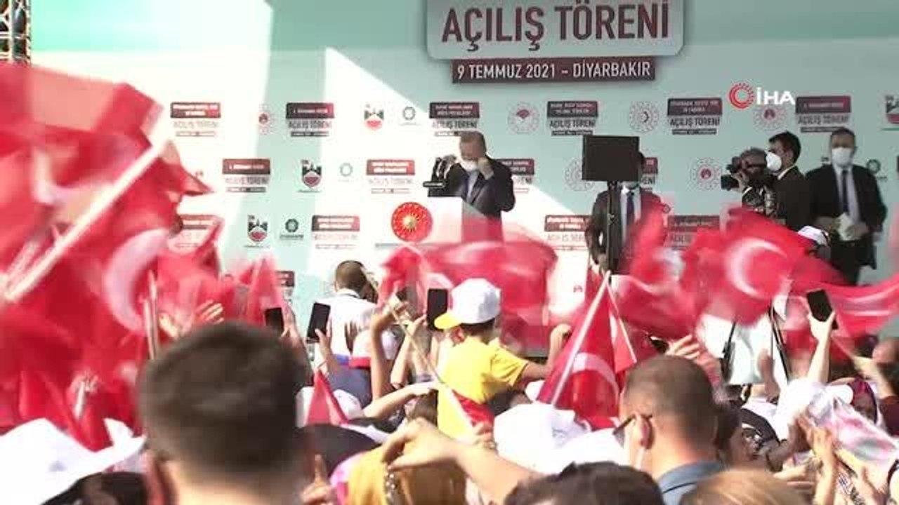 Cumhurbaşkanı Recep Tayyip Erdoğan: "Asıl KCK'sıyla, PKK'sıyla, PYD'siyle, HDP'siyle hep birlikte Kürt kardeşlerimin kanını sömüren, duygularını...