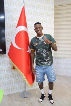 Alanyaspor, Kolombiyalı sol bek Cristian Borja'yı satın alma opsiyonuyla kiralık olarak kadrosuna kattı