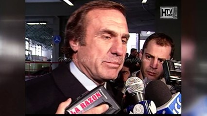 CARLOS REUTEMANN EN EL VELORIO DE JUAN MANUEL FANGIO BALCARCE 17-07-1995