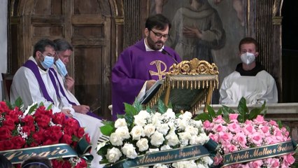 Funerali Raffaella Carrà, l'omelia: "Vai in pace e goditi il meritato riposo nella fiesta del cielo"