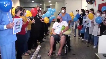 Paciente de Joinville recebe alta após 9 meses internado com Covid