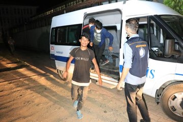 Yasa dışı yollarla yurda giren 17 sığınmacı yakalandı