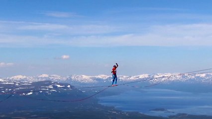 Team Of 4 Sets World Record With 1.3-Mile Highline Walk