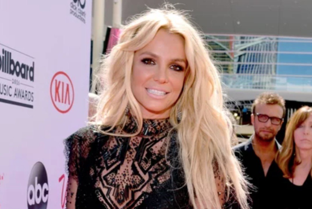 Britney Spears Clapped Back After People Called Her Topless Photo Fake