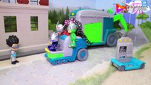 The PJ Masks hero was tied up, and thanks to Peppa’s rescue, he was able to defeat the robot