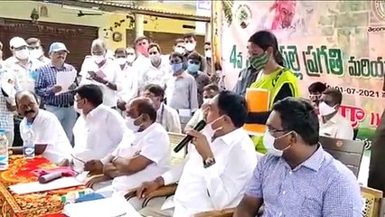 మహిళా అధికారిపై మంత్రి ఎర్రబెల్లి అనుచిత వ్యాఖ్యలు