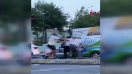 SULTANGAZİ'DE TARTIŞTIĞI SÜRÜCÜYE KAZMA İLE SALDIRDI