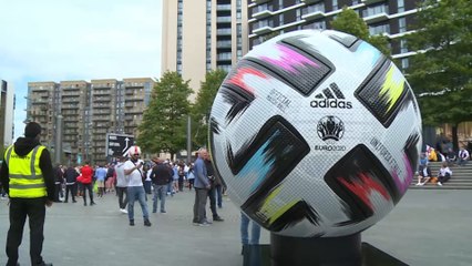 عودة الروح لملعب ويمبلي بعد توافد الجماهير لحضور مباريات بطولة أوروبا